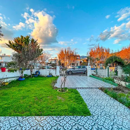 Huge 3Br Villa With A Beautiful Garden At Ortakent *