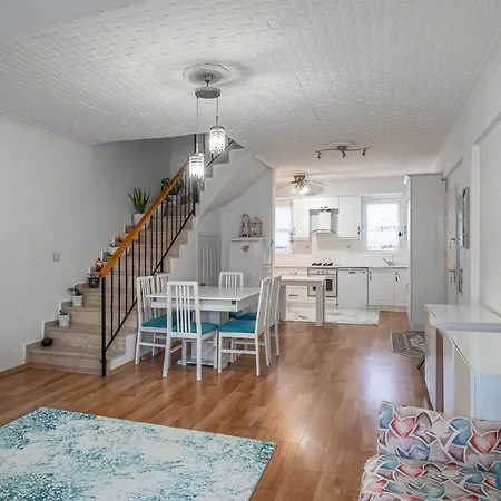 빌라 Huge 3Br Villa With A Beautiful Garden At Ortakent
