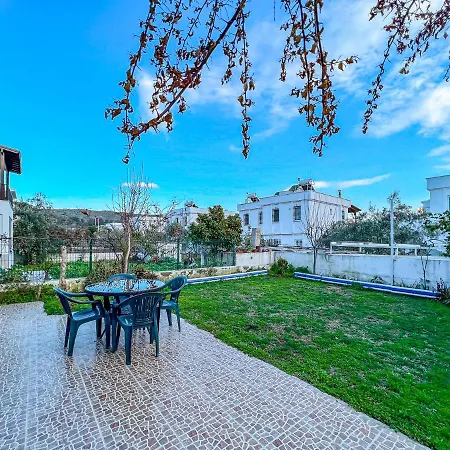 Huge 3Br Villa With A Beautiful Garden At Ortakent *