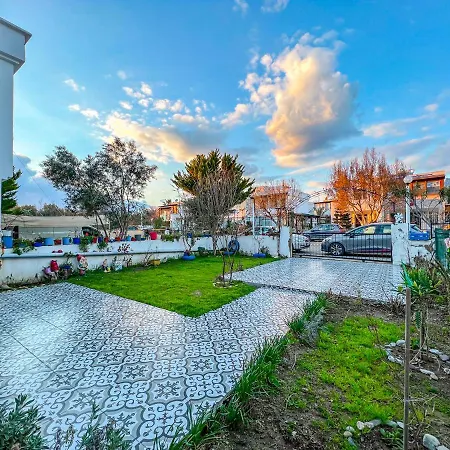 Huge 3Br Villa With A Beautiful Garden At Ortakent *