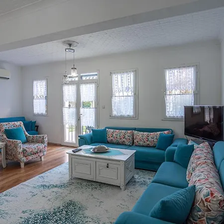 Villa Huge 3Br Villa With A Beautiful Garden At Ortakent *