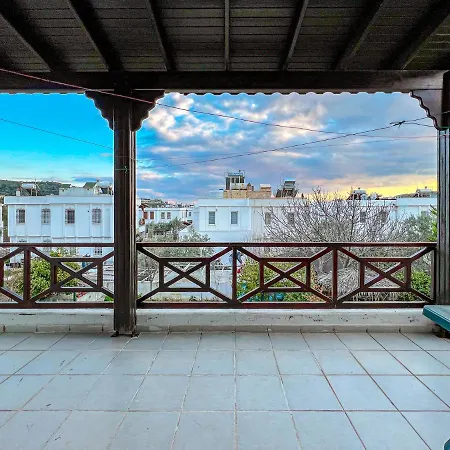 Huge 3Br Villa With A Beautiful Garden At Ortakent *